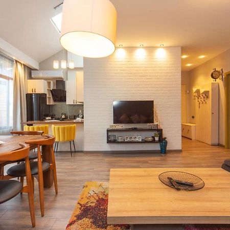 Luxury 4 Bedroom Apartment #1 In The City Center Of Tbilisi Exterior foto