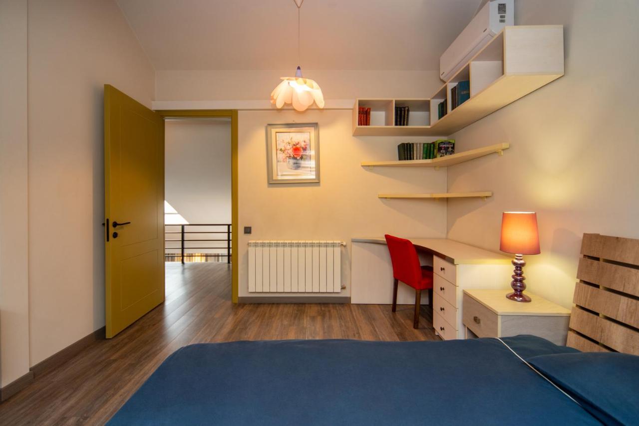 Luxury 4 Bedroom Apartment #1 In The City Center Of Tbilisi Exterior foto